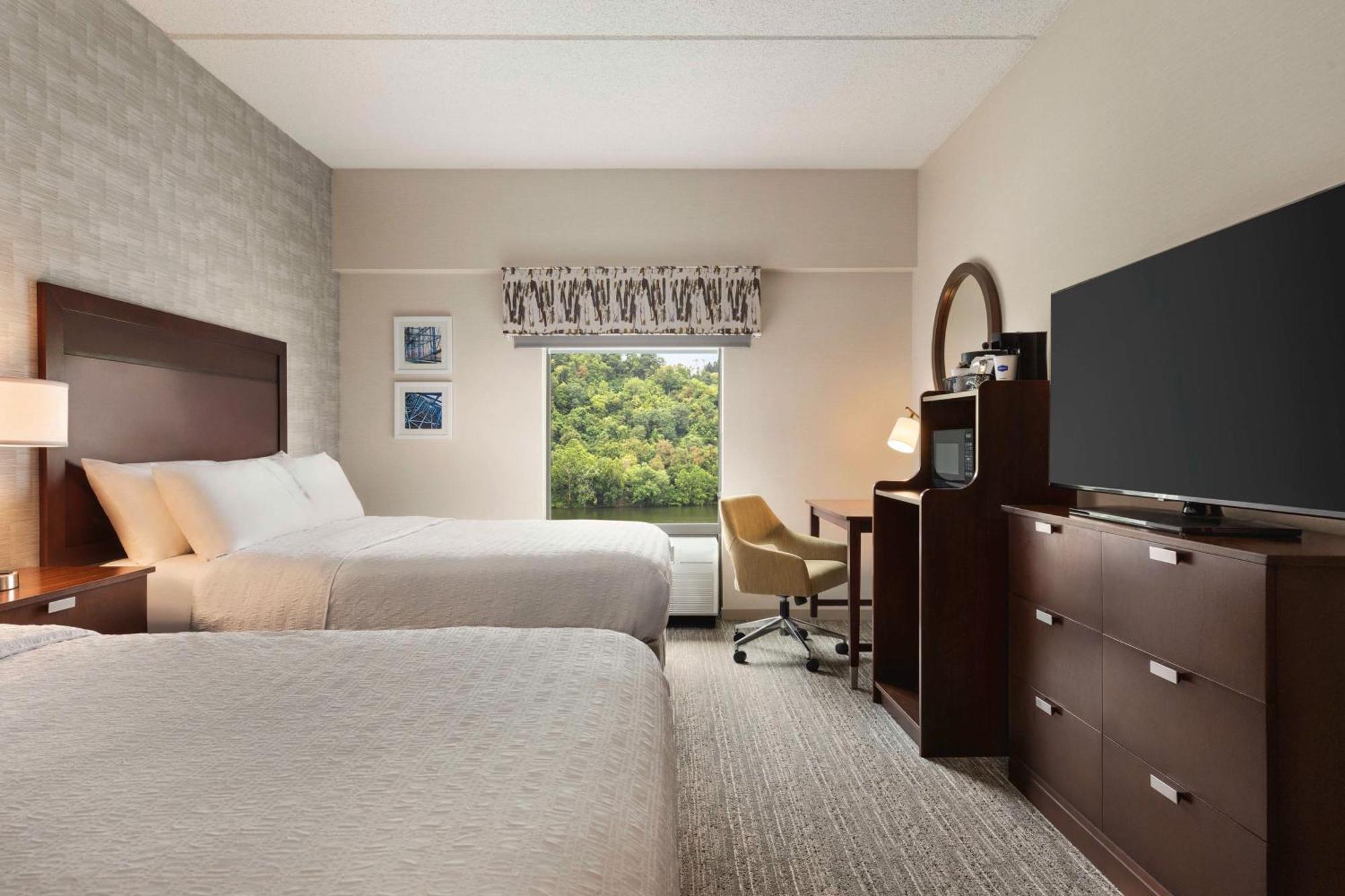 Hampton Inn & Suites Pittsburgh Waterfront West Homestead Exterior photo
