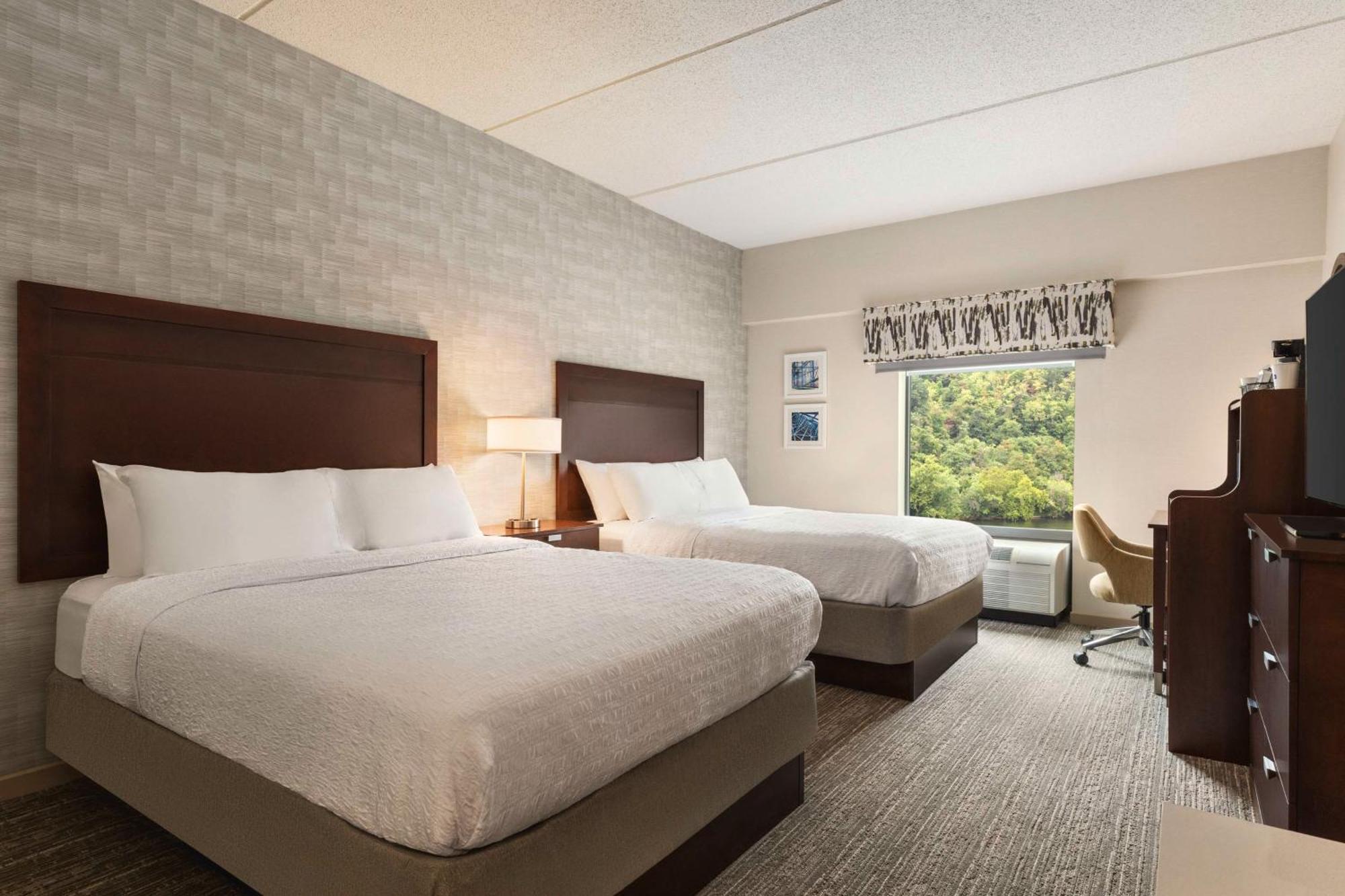 Hampton Inn & Suites Pittsburgh Waterfront West Homestead Exterior photo