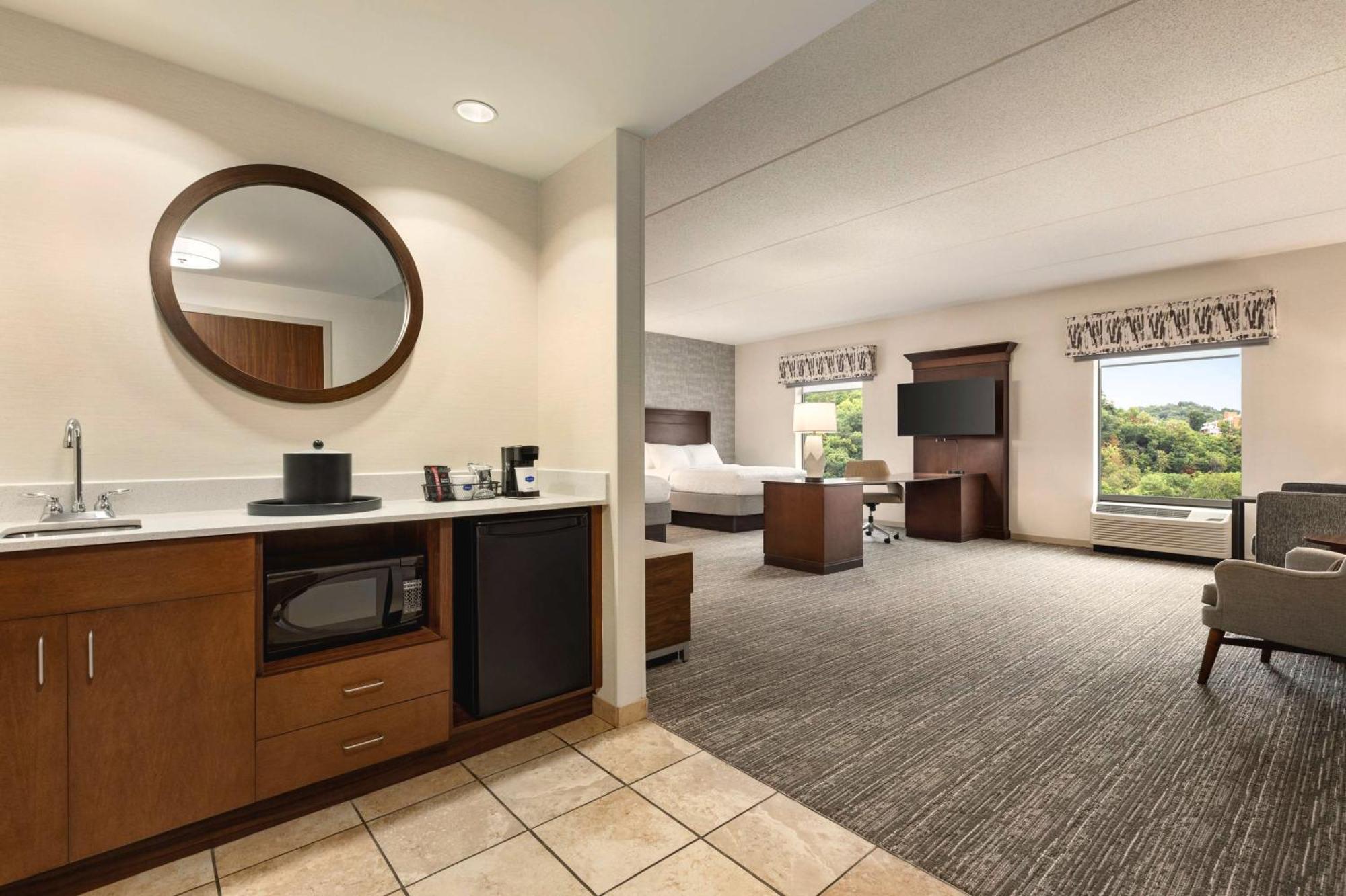 Hampton Inn & Suites Pittsburgh Waterfront West Homestead Exterior photo