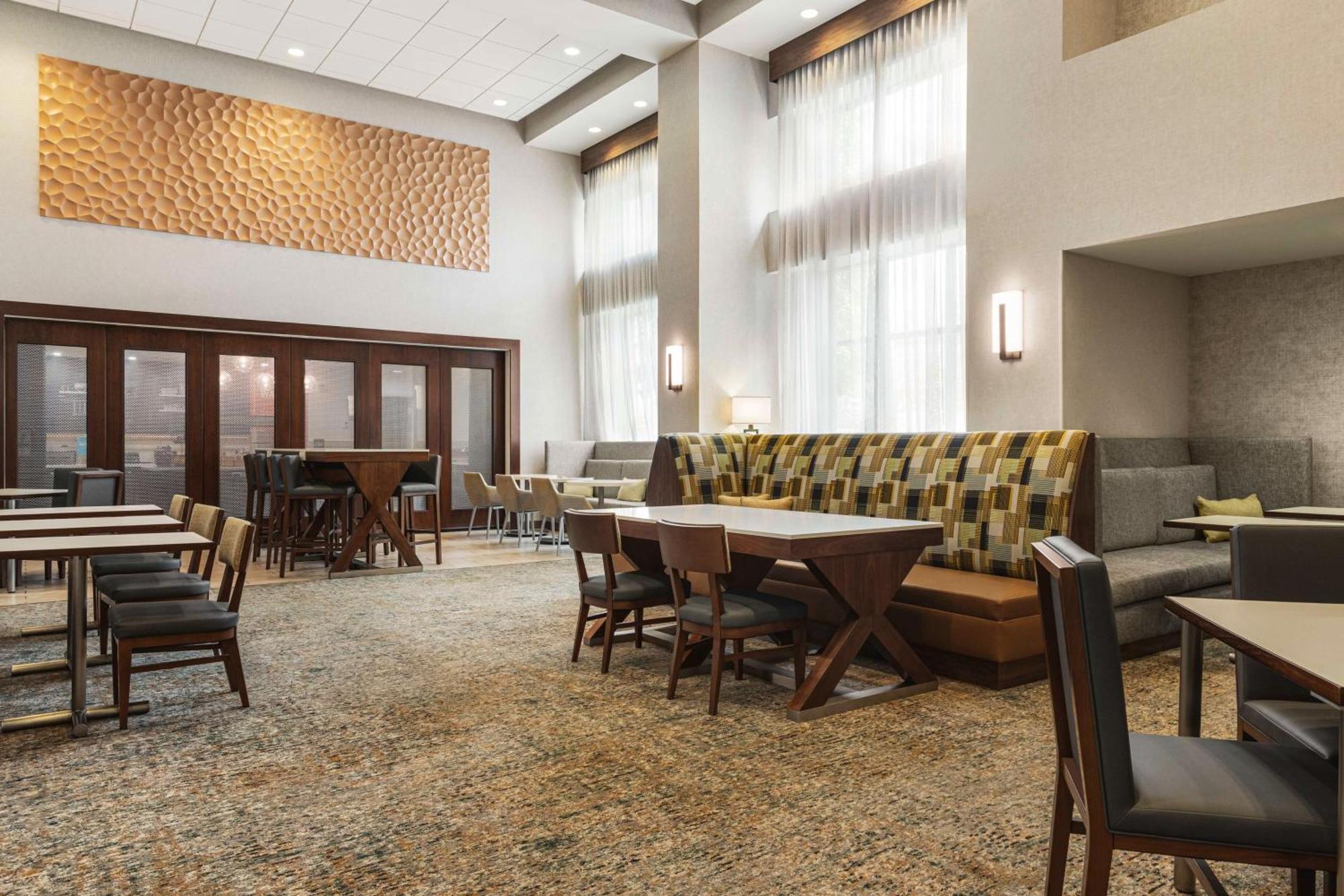 Hampton Inn & Suites Pittsburgh Waterfront West Homestead Exterior photo